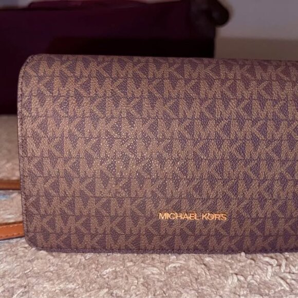 Brand New Michael Kors Crossbody Purse - Picture 1 of 7